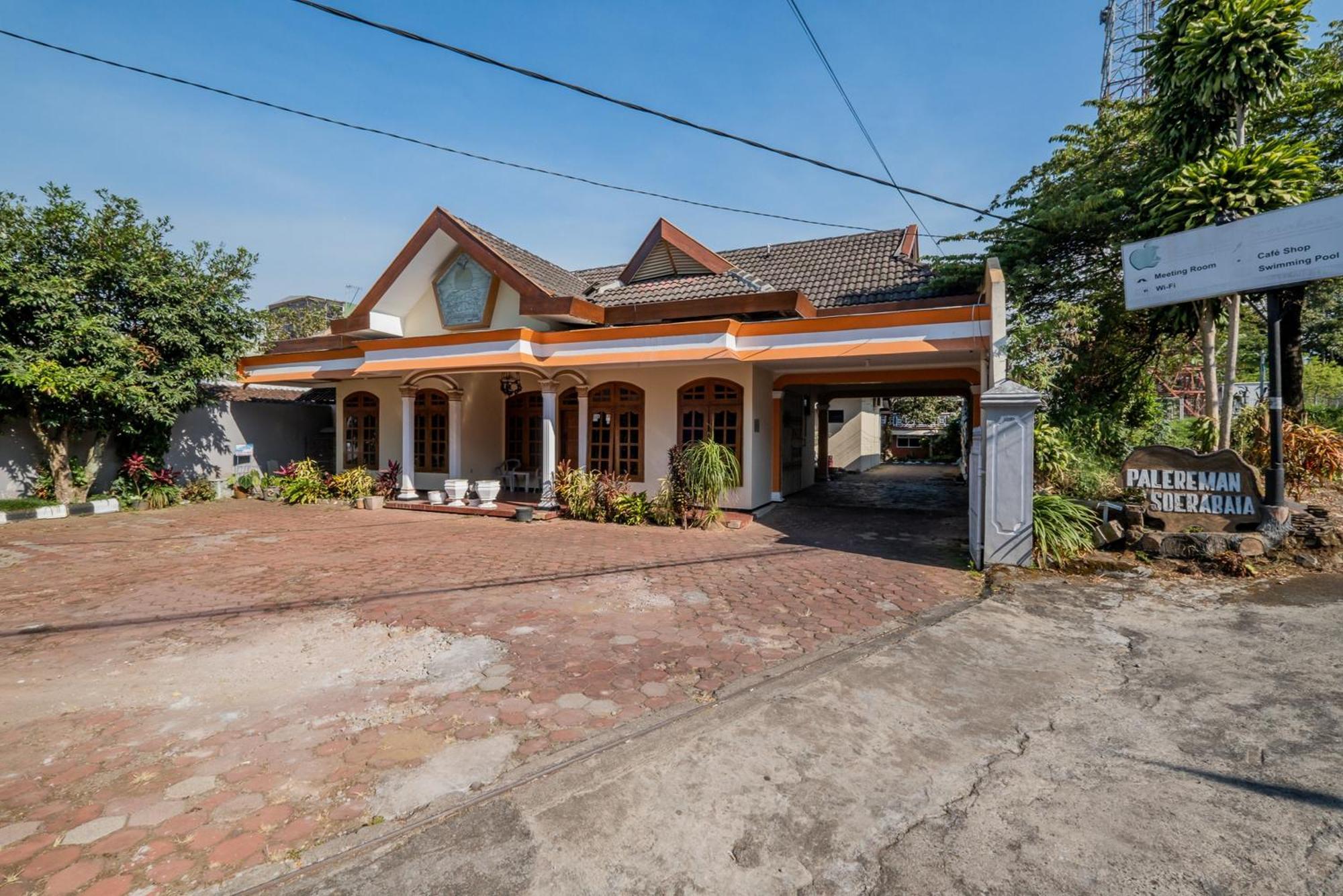 Urbanview Hotel Near Jatim Park 1 By Reddoorz Batu  Εξωτερικό φωτογραφία