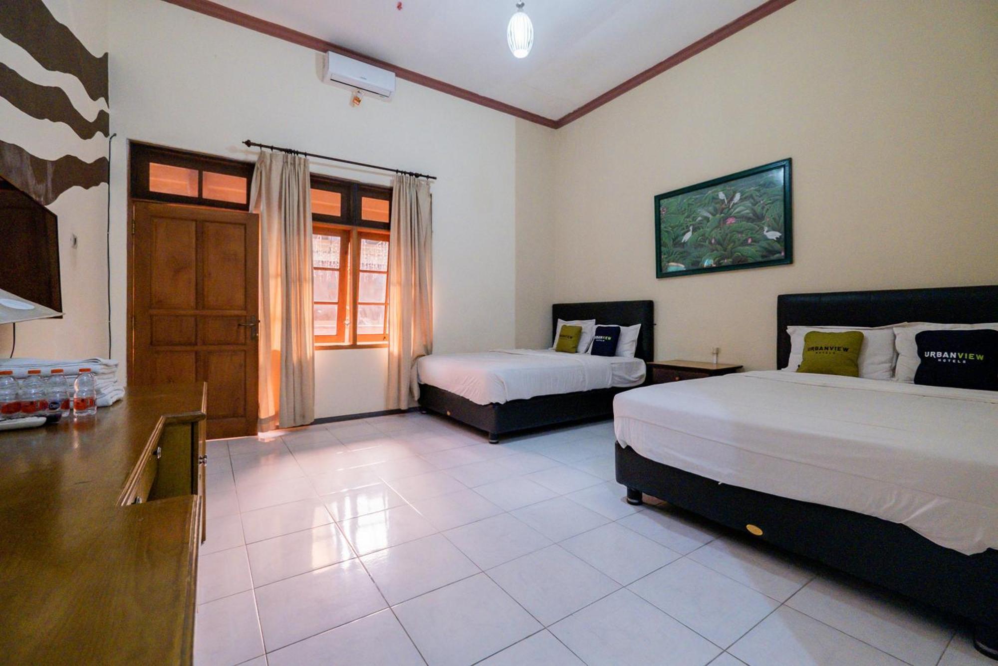 Urbanview Hotel Near Jatim Park 1 By Reddoorz Batu  Εξωτερικό φωτογραφία
